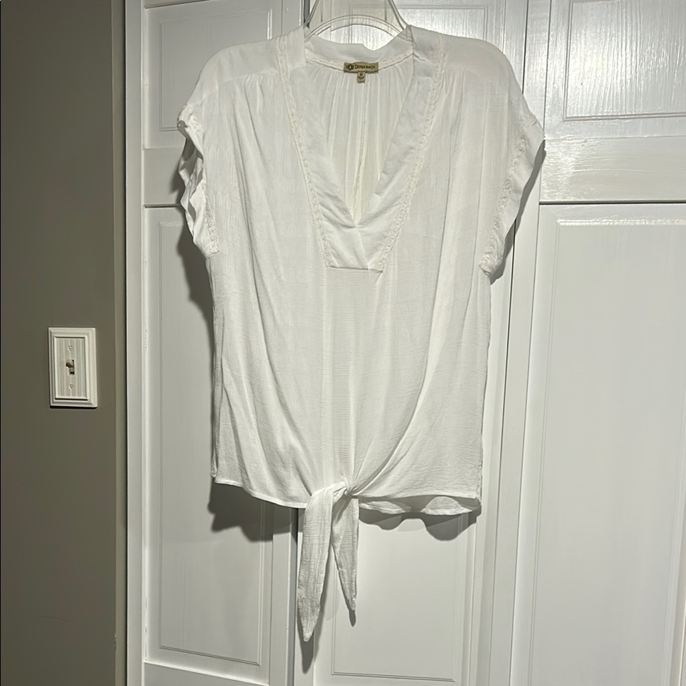 Democracy White V-Neck Tie-Front Blouse